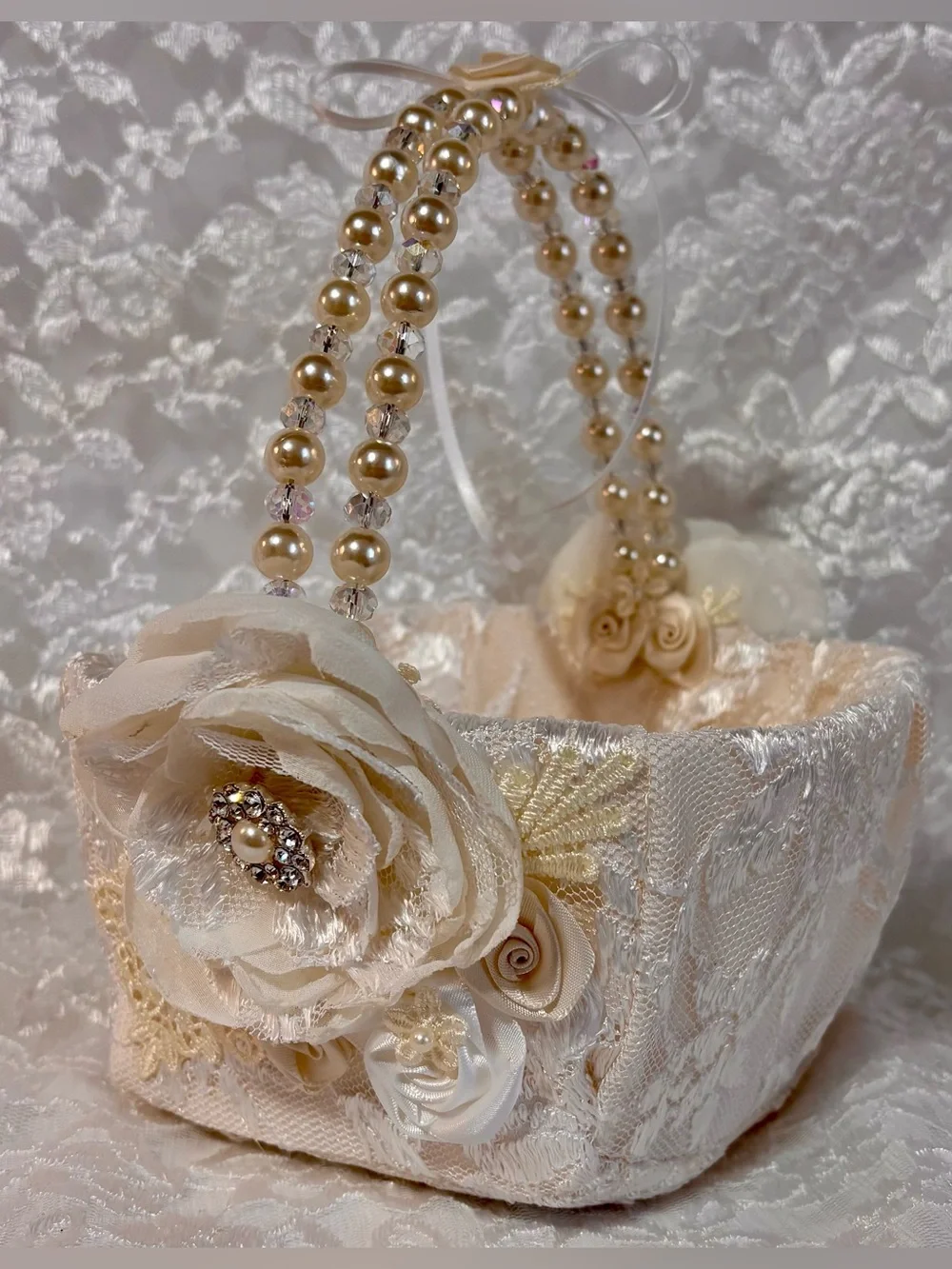 🤍 Ivory White and Cream Ring Pillow and Flower Basket Set